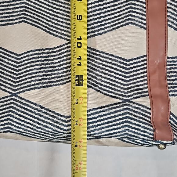 JJ Cole Cream and Navy Blue Striped Diaper Bag - Picture 10 of 10